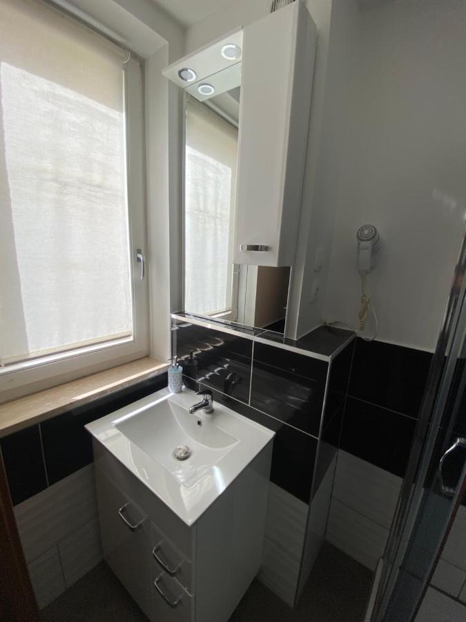 City Apartment Getta Краков Экстерьер фото